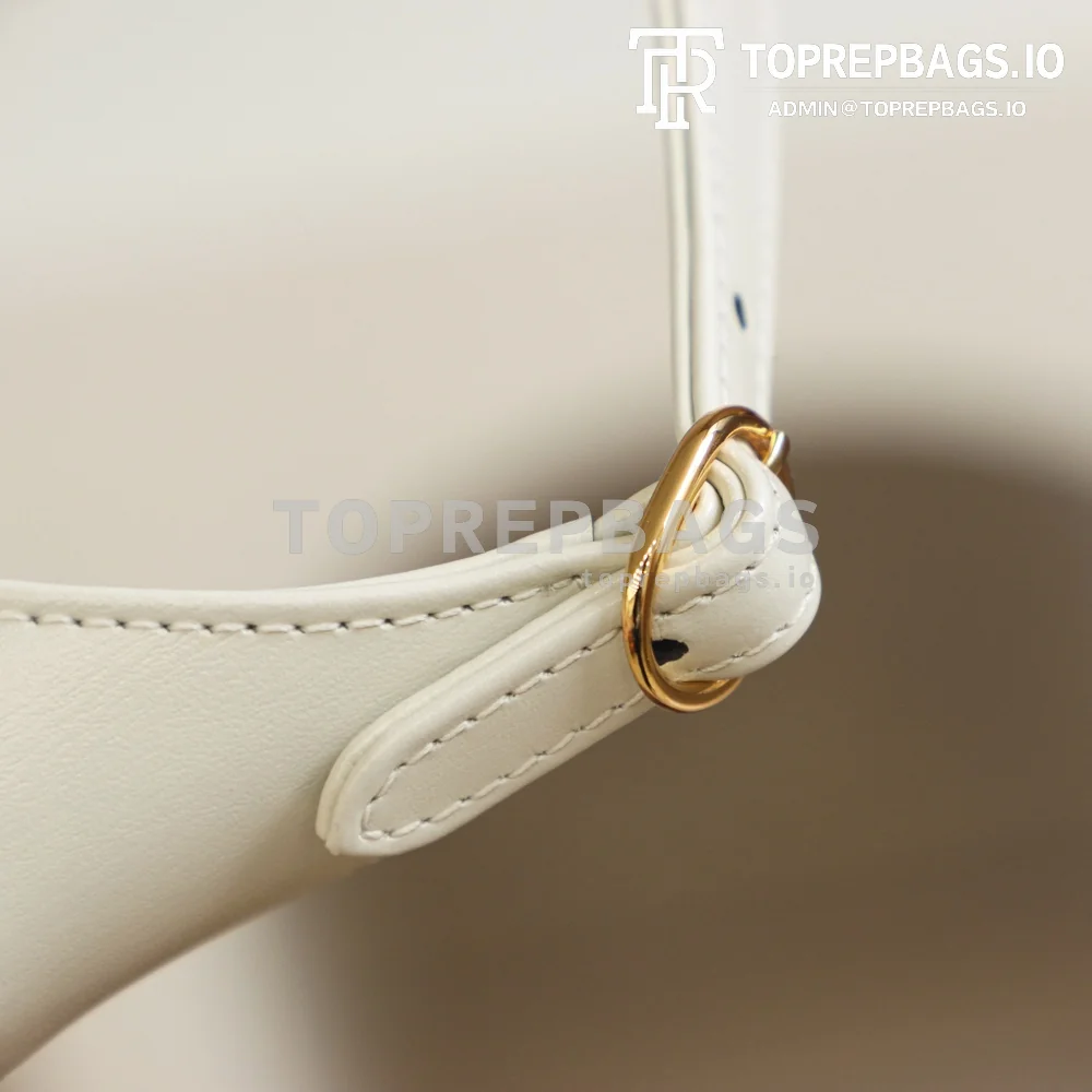 i1625473476_6522_0 Gucci Jackie 1961 Mini in White