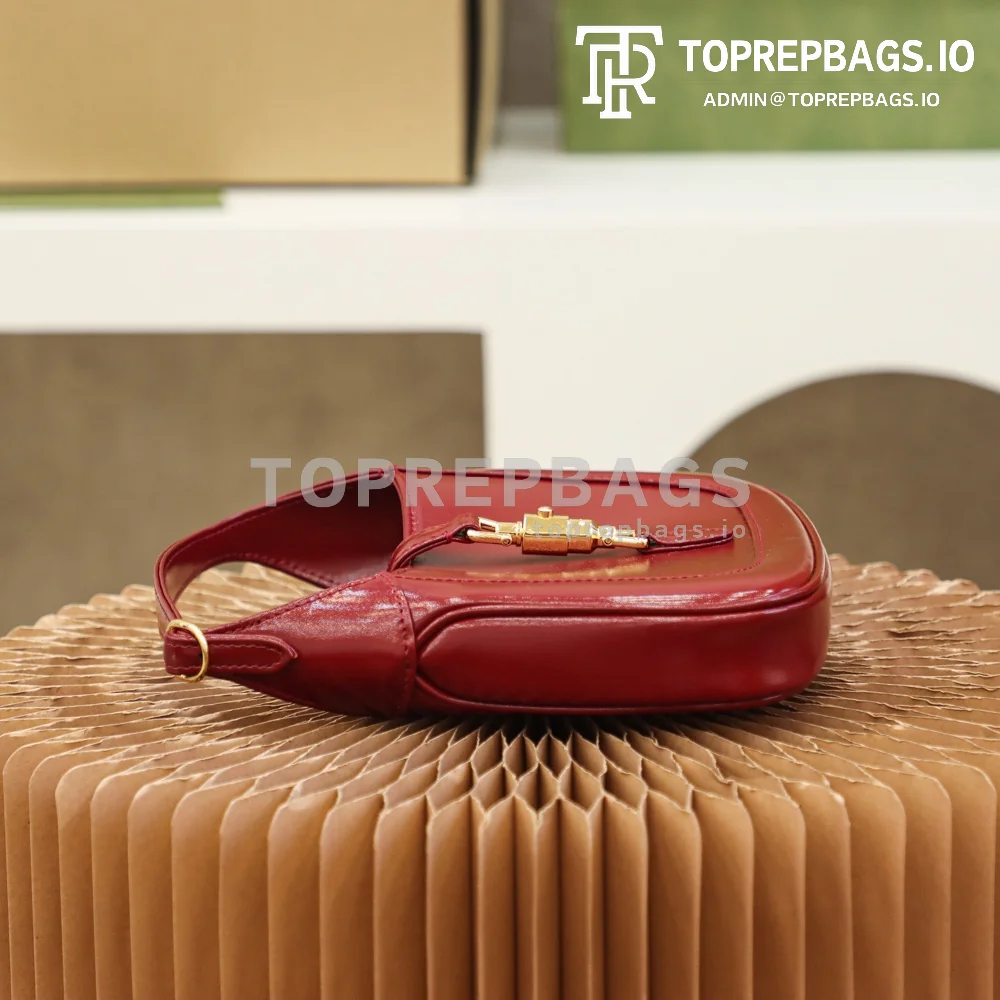 i1625481220_44_5 Gucci Jackie 1961 Mini in Red