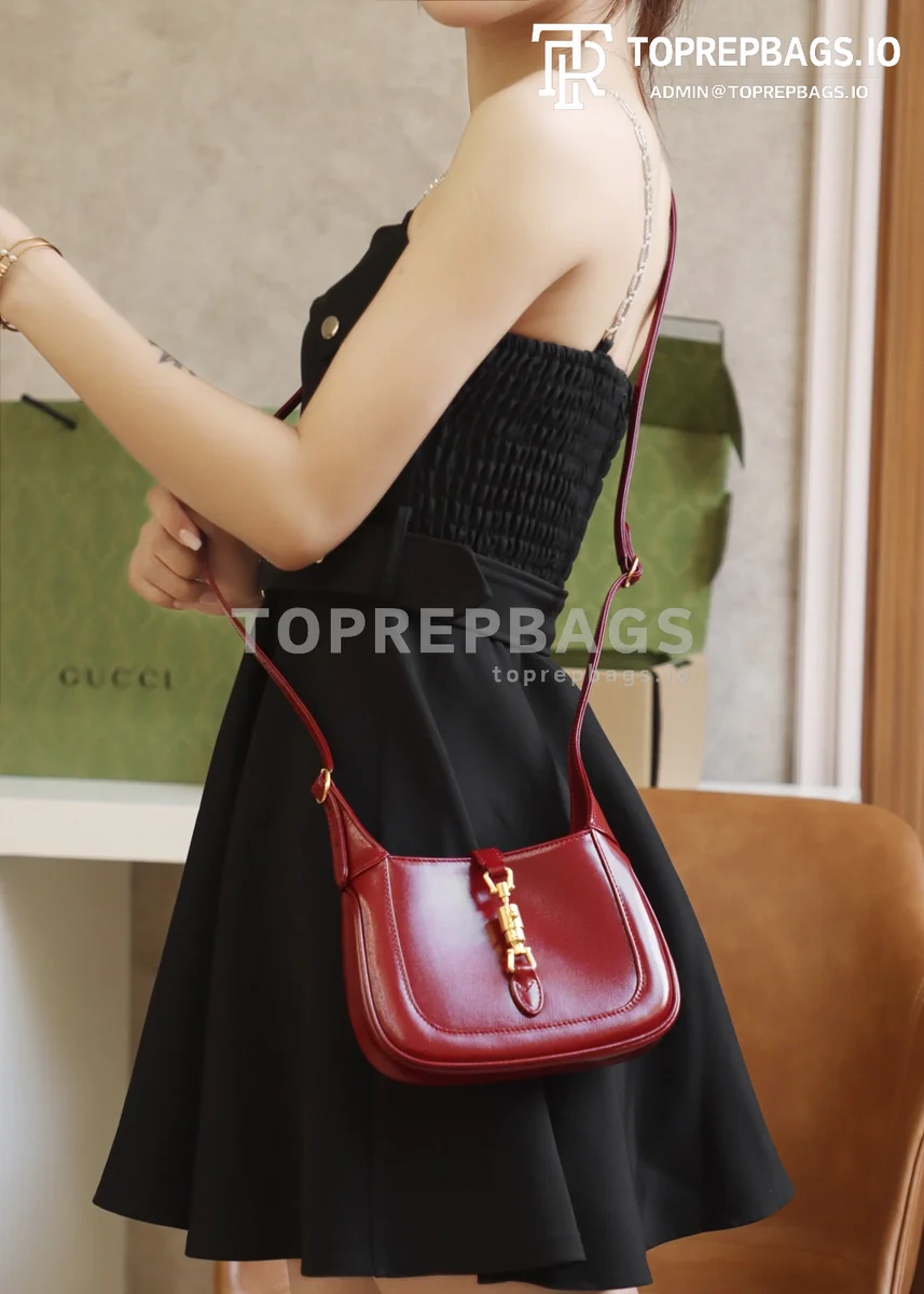 i1625481366_643_4 Gucci Jackie 1961 Mini in Red