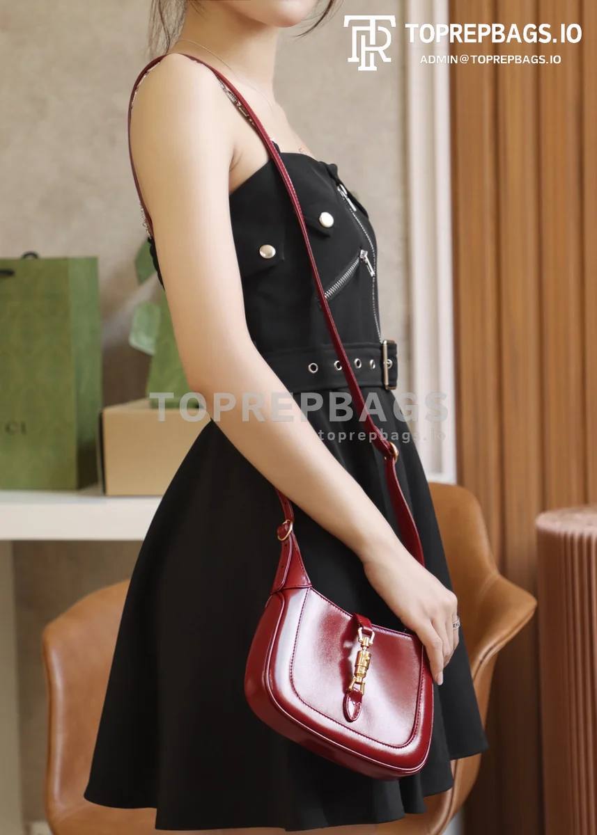 i1625481366_8260_8 Gucci Jackie 1961 Mini in Red