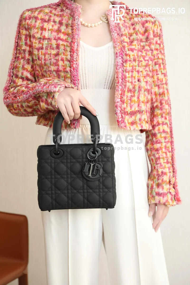 i1640325674_9157_0 Dior Lady Dior in Black