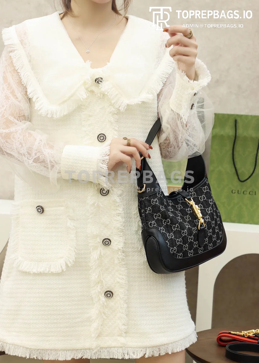 i1649496719_7351_1 Gucci Jackie 1961 in Black