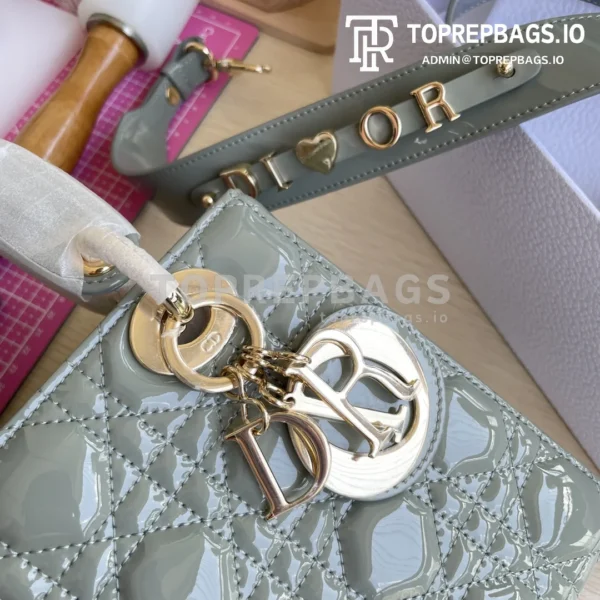 i1659413318_215_2 Dior D-Joy in Grey