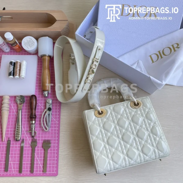 i1659413369_185_1 Dior D-Joy in Ivory