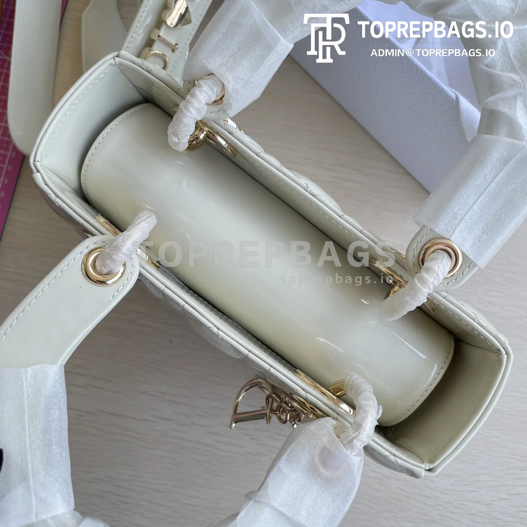 i1659413369_590_6 Dior D-Joy in Ivory