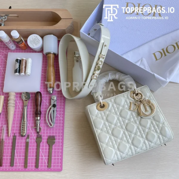 i1659413369_7223_0 Dior D-Joy in Ivory