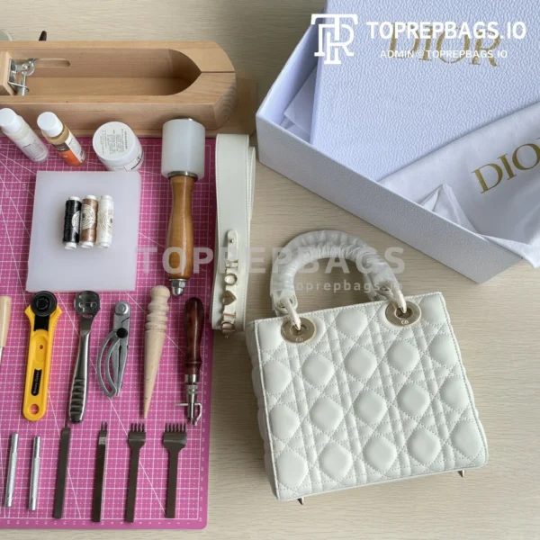 i1659586059_1684_1 Dior D-Joy in White