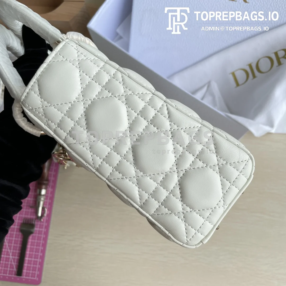 i1659586059_2028_5 Dior D-Joy in White