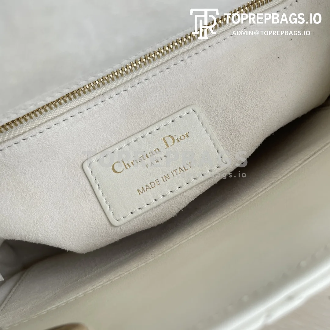 i1659586059_872_8 Dior D-Joy in White