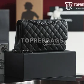 Chanel Classic Flap Medium in Black