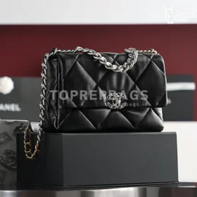 Chanel 19 Bag Medium in Black