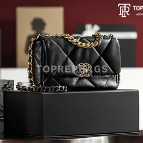 Chanel 19 Bag Small in Black