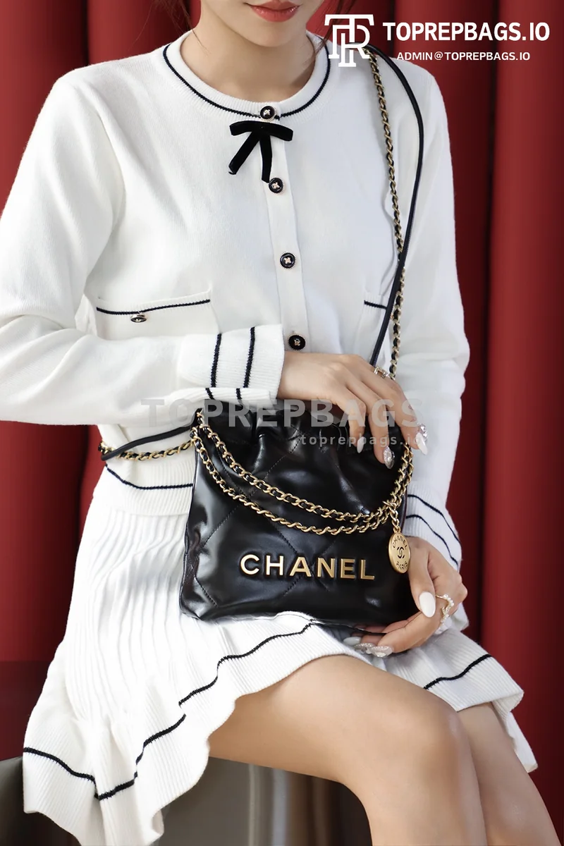 i1683190358_659_3 Chanel Mini22 Bag in Black