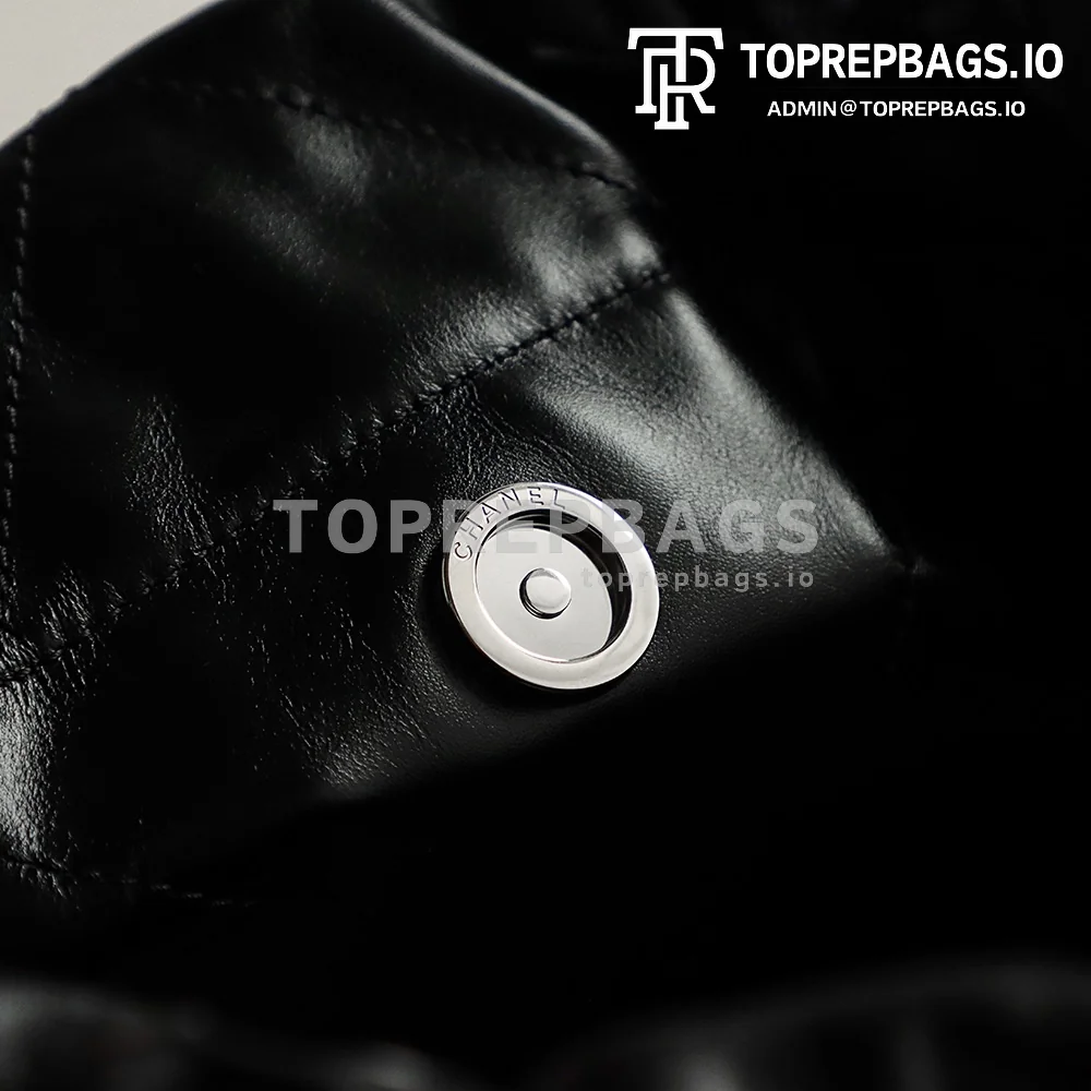 i1683975600_2157_4 Chanel 22 Bag Medium in Black