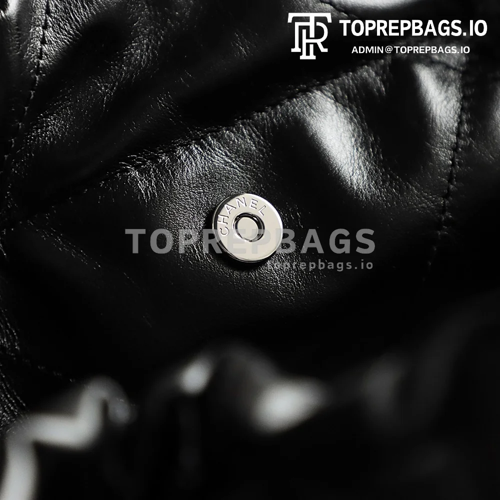 i1683975600_3826_3 Chanel 22 Bag Medium in Black