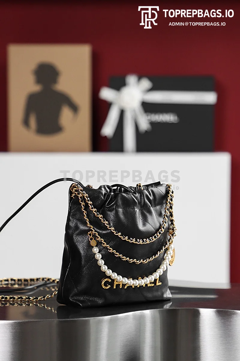 i1685266887_327_4 Chanel 22 Bag MINI in Black