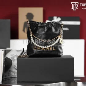 Chanel 22 Bag MINI in Black