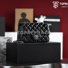 Chanel Classic Flap Mini in Black