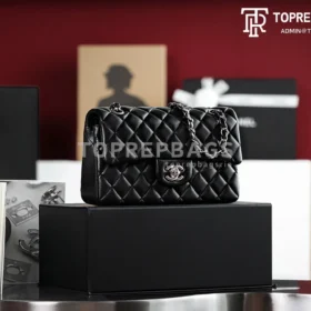 Chanel Classic Flap Small in Black