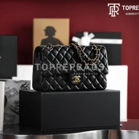 Chanel Classic Flap Medium in Black