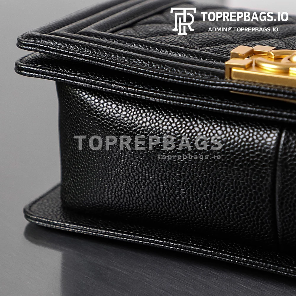 i1689331917_227_2 Chanel Boy Chanel Medium in Black
