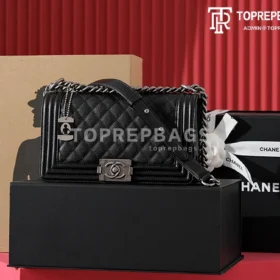 i1690444067_4792_7 Chanel Le Boy Medium in Black