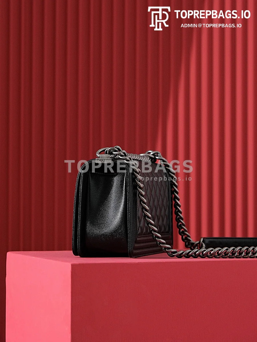 i1690444067_8571_2 Chanel Le Boy Medium in Black