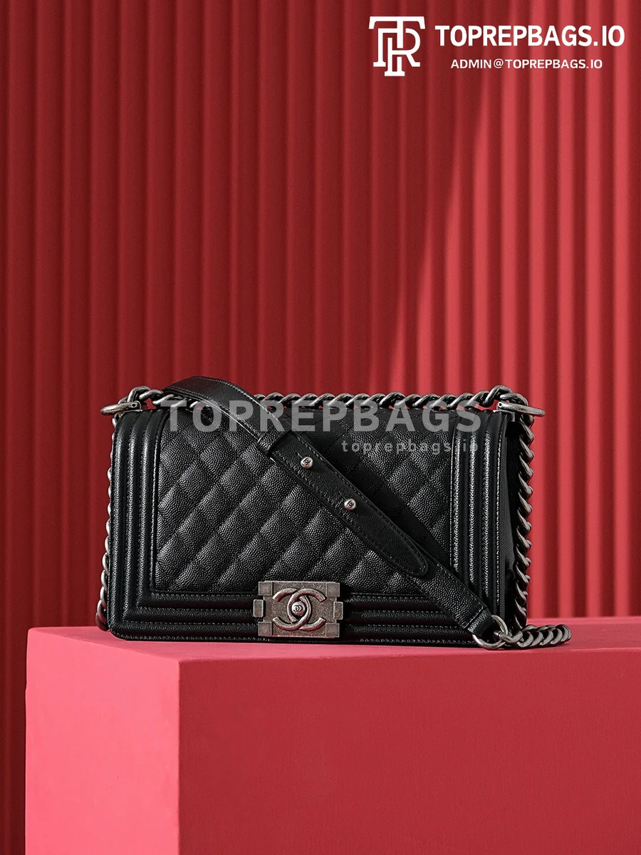 i1690444067_9474_1 Chanel Le Boy Medium in Black