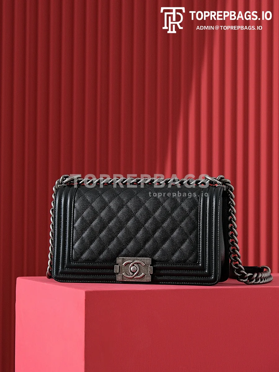 i1690444067_9534_0 Chanel Le Boy Medium in Black