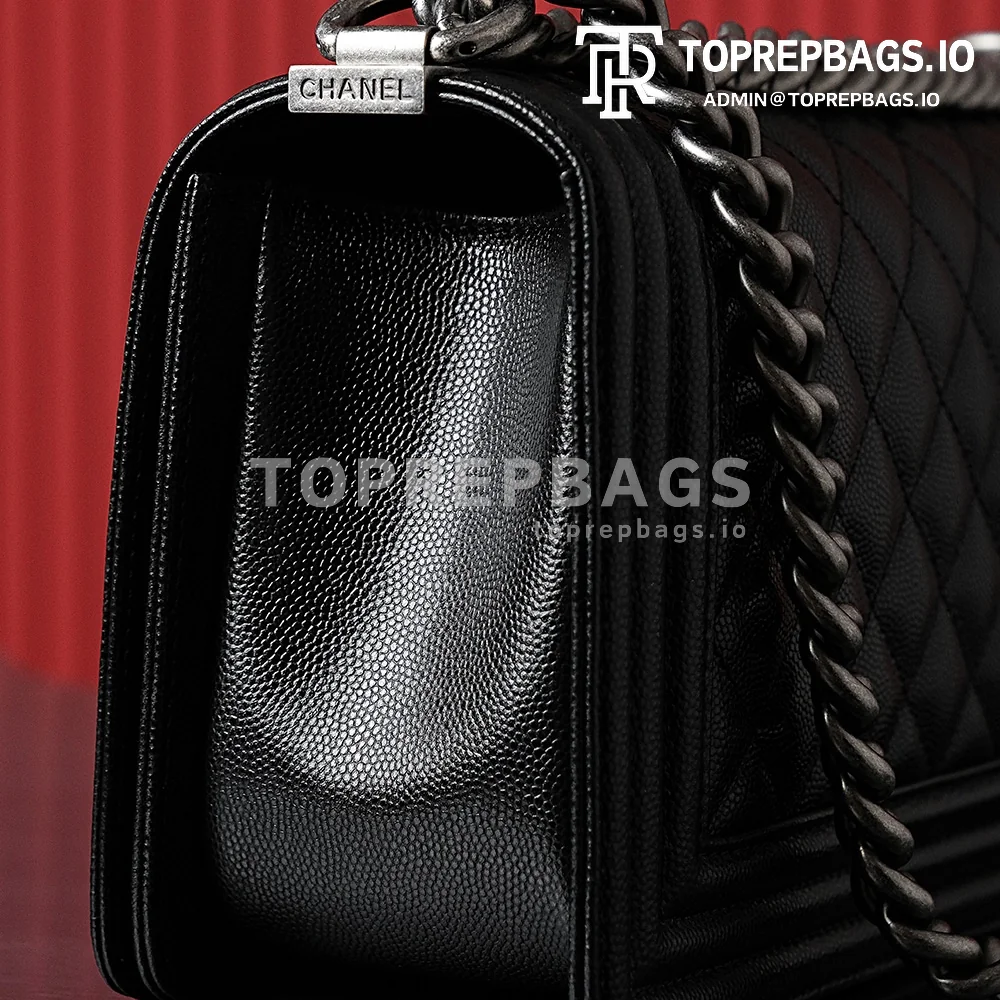 i1690444166_1441_0 Chanel Le Boy Medium in Black