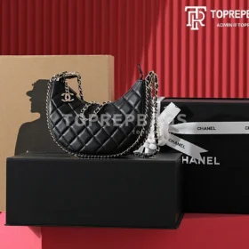 Chanel 23P Crescent Bag in Black