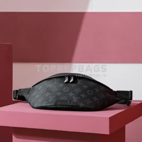 i1693820677_755_0 Louis Vuitton Discovery Bumbag Small in Black