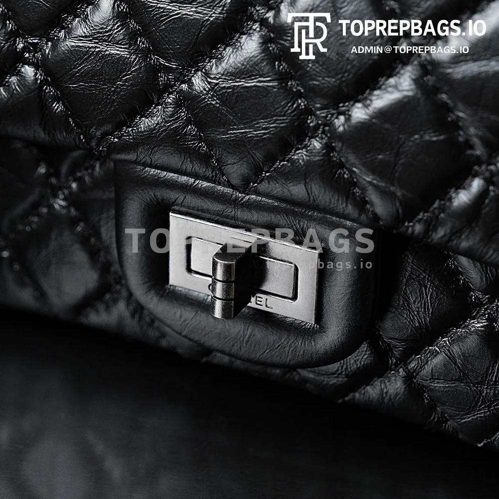 i1695895073_958_4 Chanel 2.55 in Black