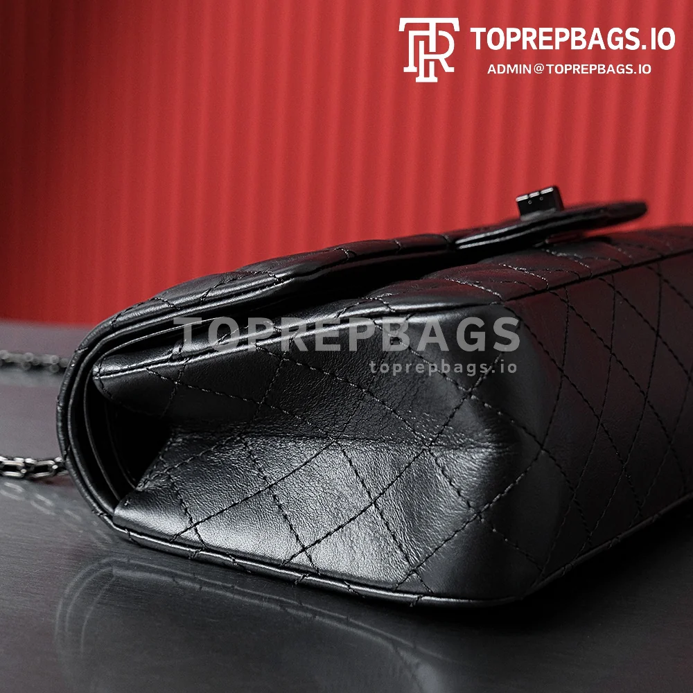 i1695895429_584_3 Chanel 2.55 in Black