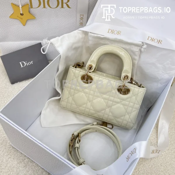 i1701498735_1212_0 Dior D-Joy in White
