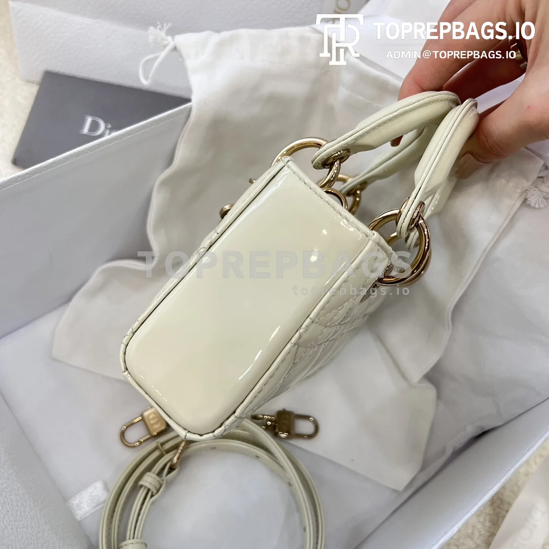 i1701498735_1629_1 Dior D-Joy in White