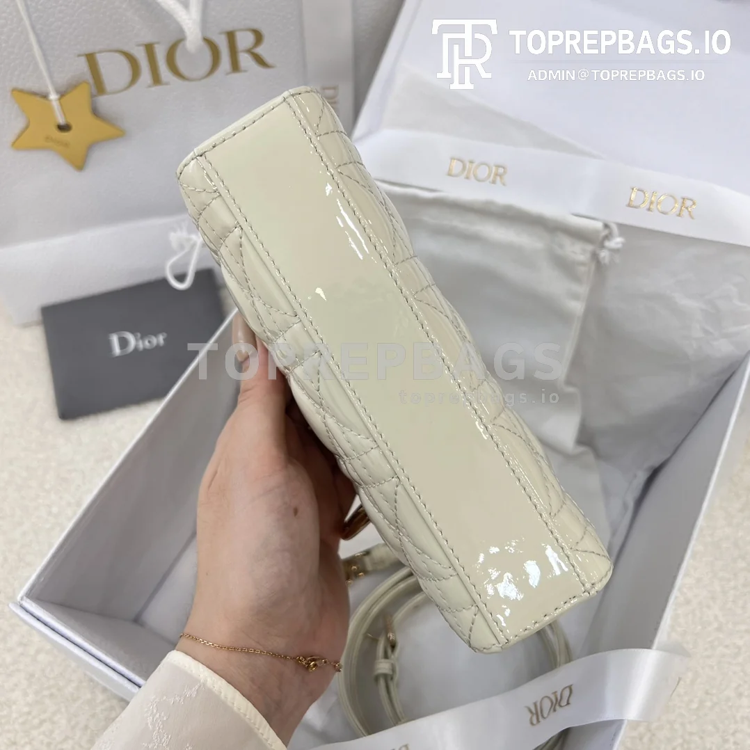 i1701498735_3084_5 Dior D-Joy in White