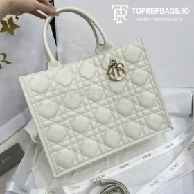 i1707013748_1934_0 Dior Lady Dior in White