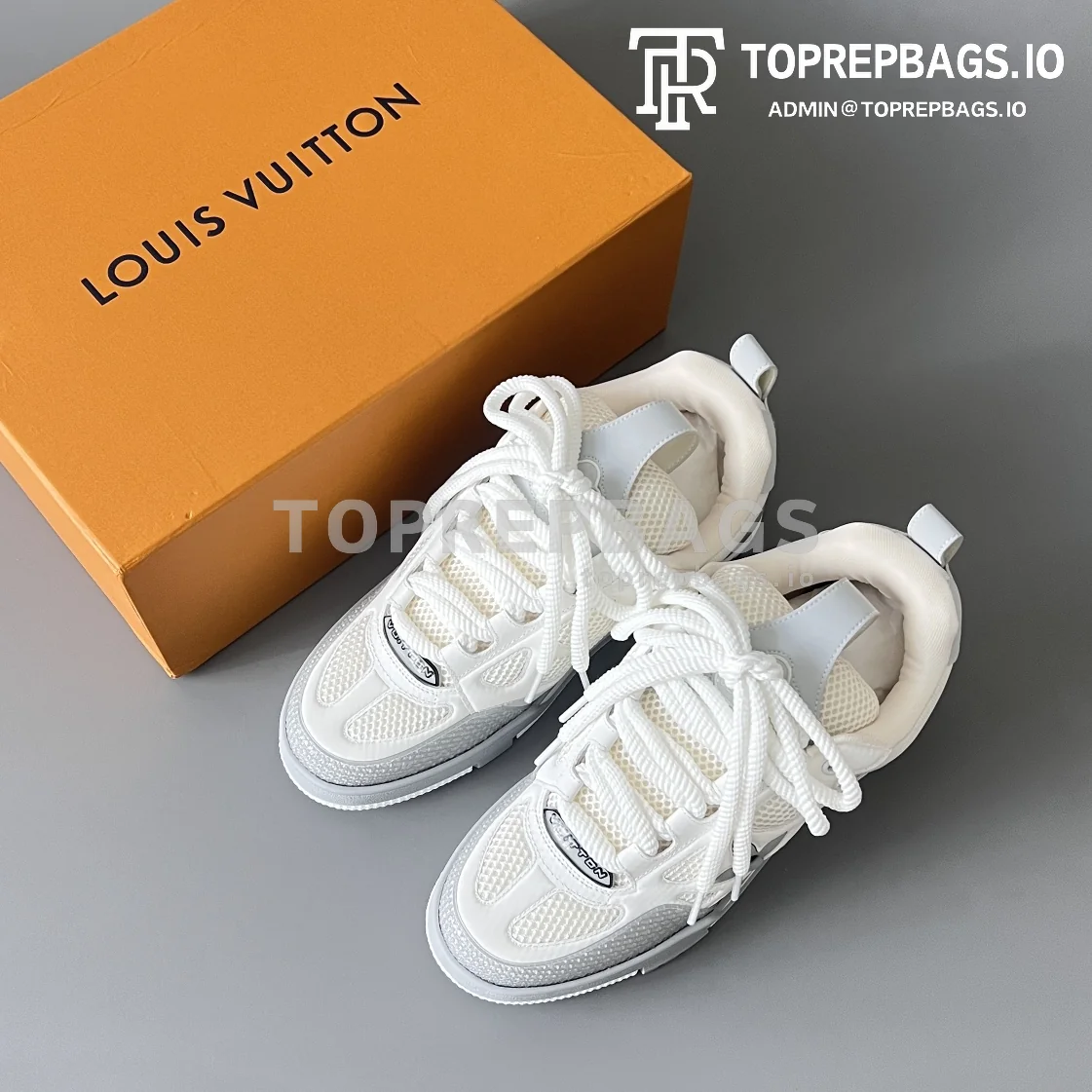 i1719415122_2076_1 Louis Vuitton in White
