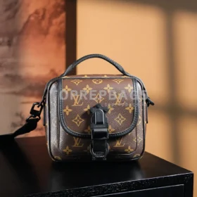 Louis Vuitton Quest Messenger in Brown