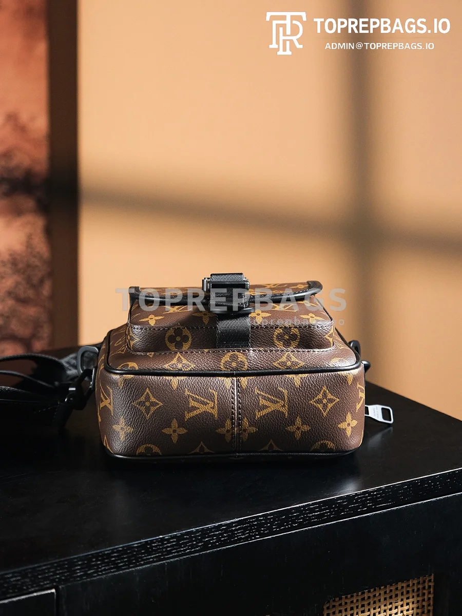 i1726502030_4216_7 Louis Vuitton Quest Messenger in Brown