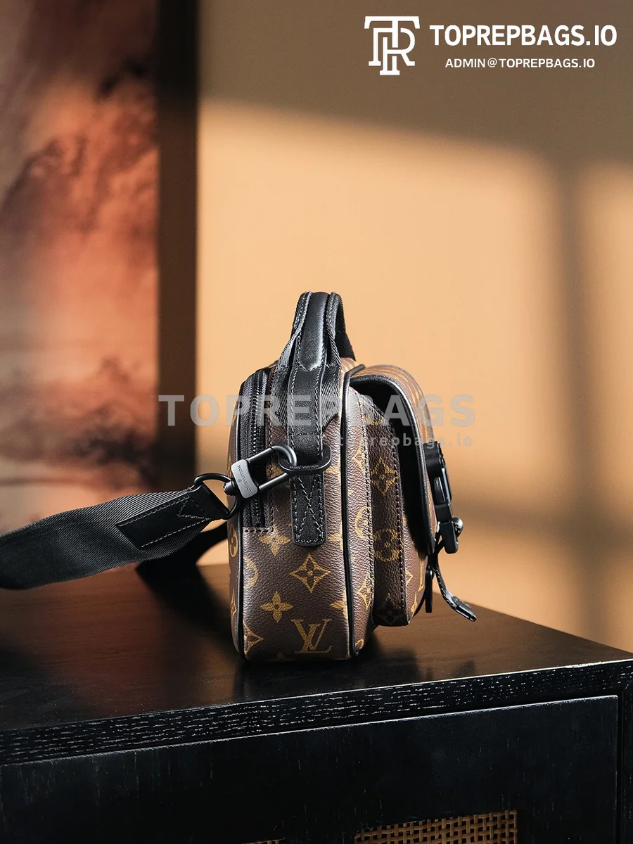 i1726502030_4329_5 Louis Vuitton Quest Messenger in Brown