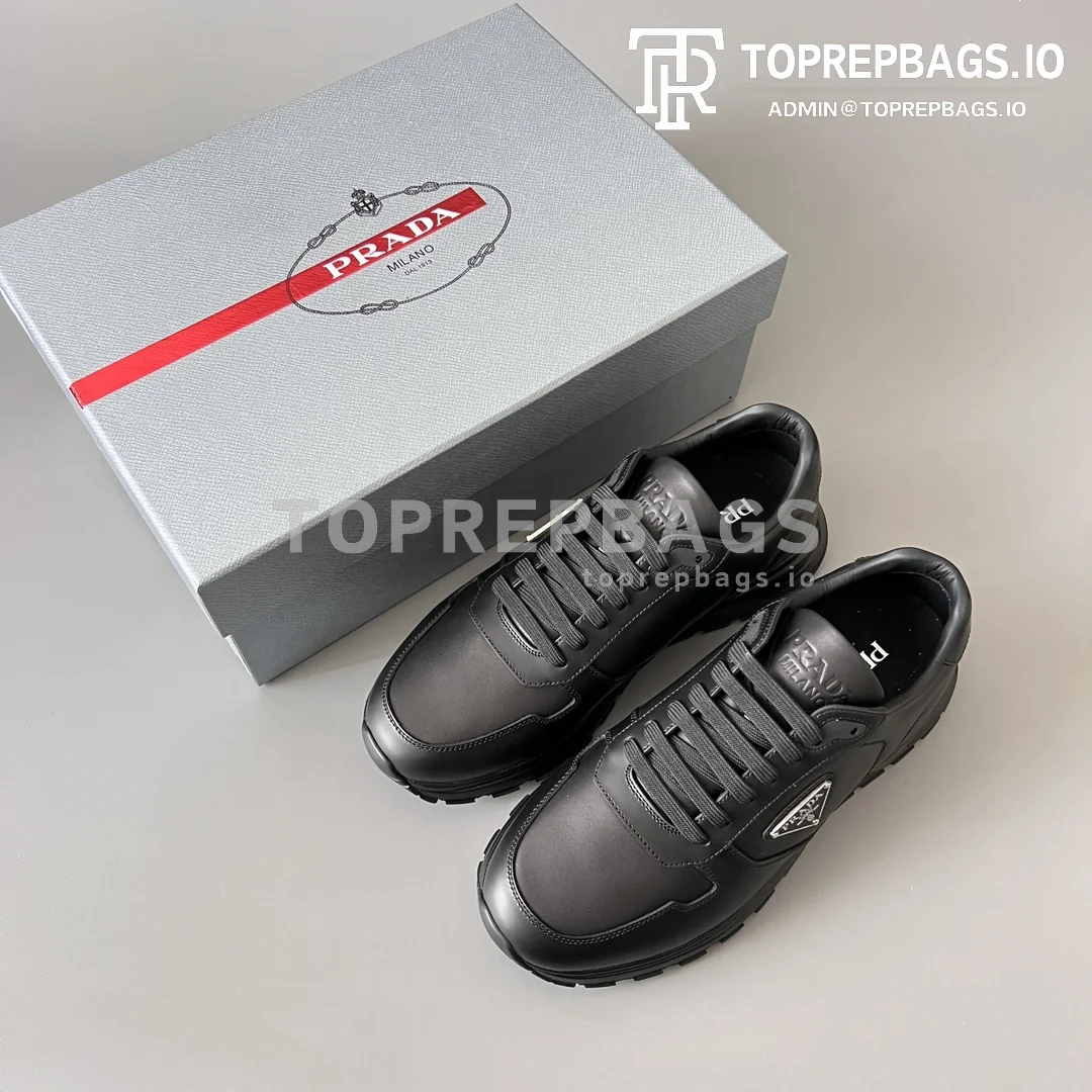 i1734003242_5145_8 Prada in Black