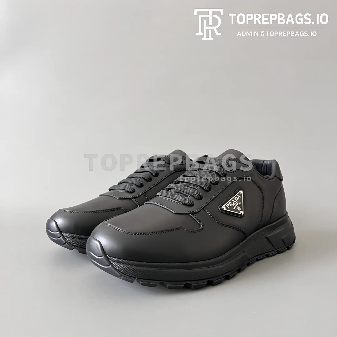 i1734003242_6023_4 Prada in Black