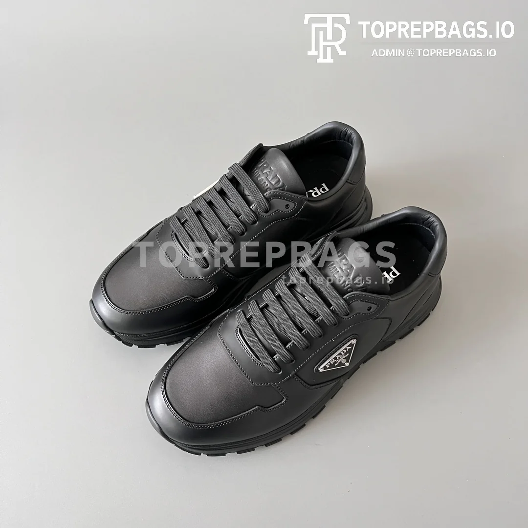 i1734003242_7435_0 Prada in Black