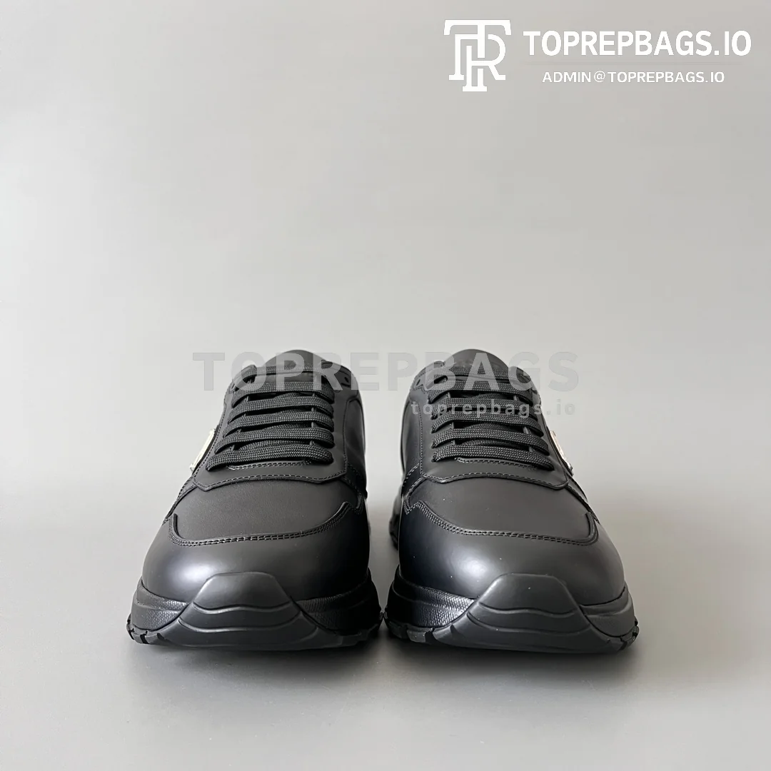 i1734003242_9840_6 Prada in Black