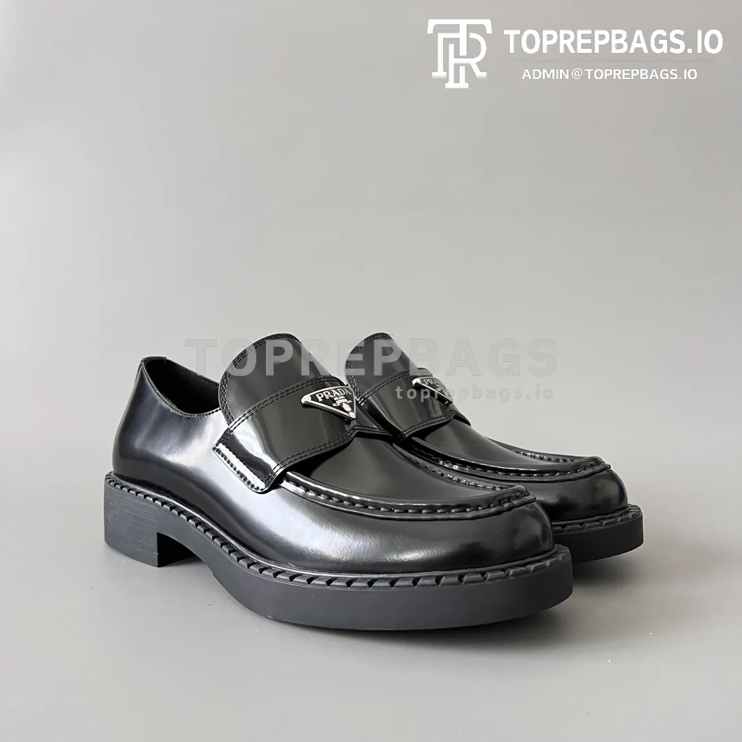 i1734004872_4746_1 Prada Monolith in Black