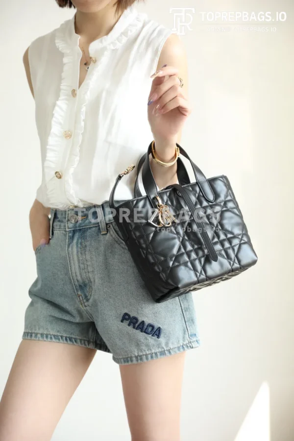 i1739776707028_6064_0_3 Dior Toujours Vertical in Black