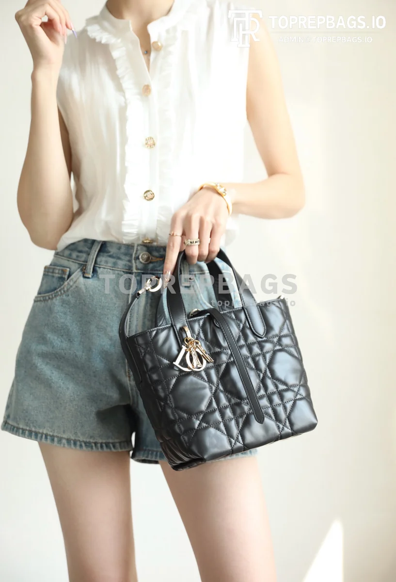i1739776712403_3088_0_4 Dior Toujours Vertical in Black