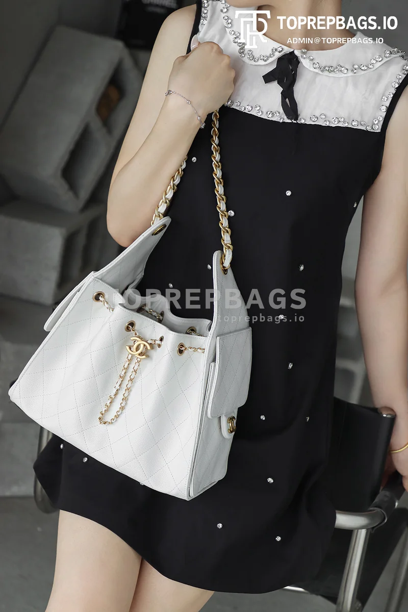 i1746423920995_6527_0_1 Chanel 25 Bag Small Hobo in White